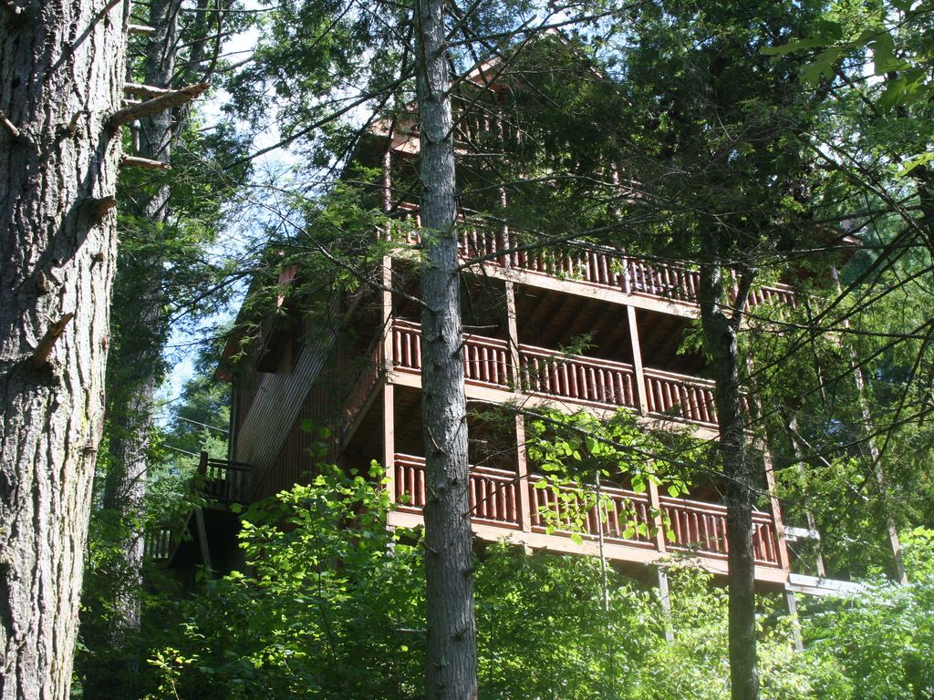 Pigeon Forge Four Bedroom Cabin Theater Room Hot Tub